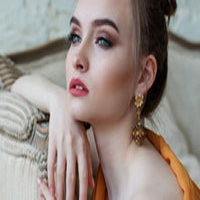 girl with pretty made up eyes
